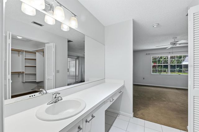 6420 CARRINGTON CIRCLE 35, Sarasota, FL 34238