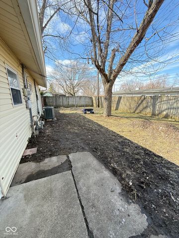 122 Bel Aire Drive, Whiteland, IN 46184