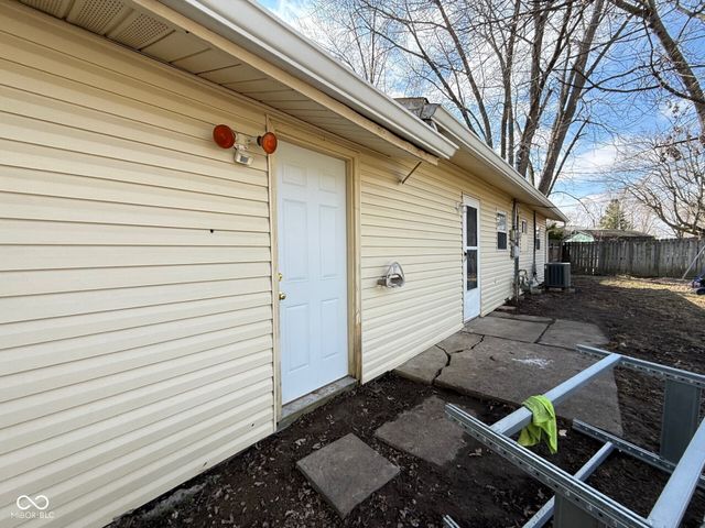 122 Bel Aire Drive, Whiteland, IN 46184