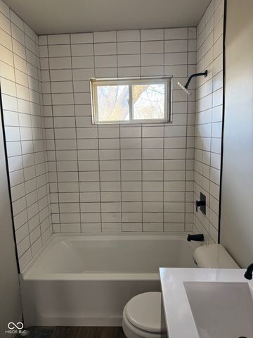 122 Bel Aire Drive, Whiteland, IN 46184