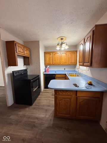 122 Bel Aire Drive, Whiteland, IN 46184