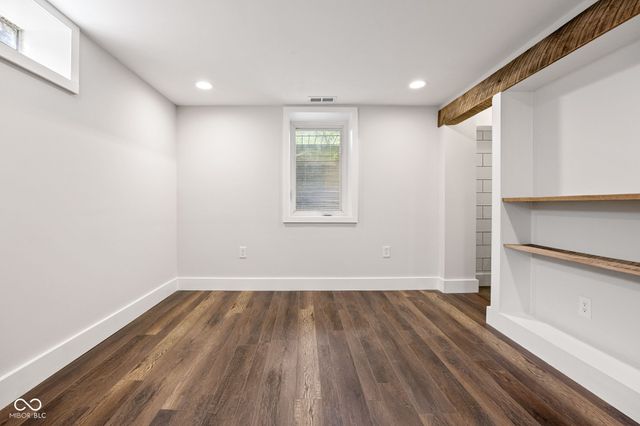 5219 N College Avenue 701, Indianapolis, IN 46220