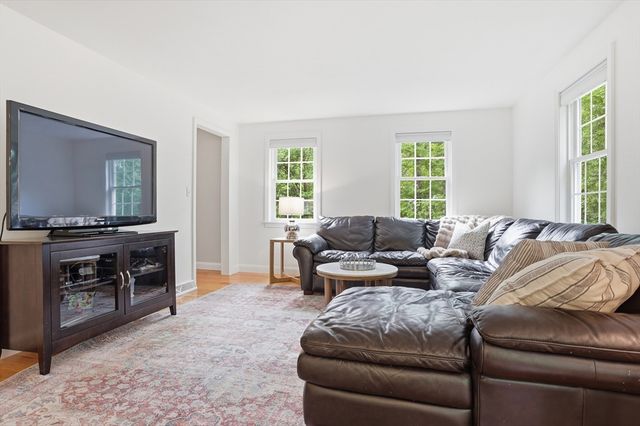 6 Colonial Drive, Westford, MA 01886