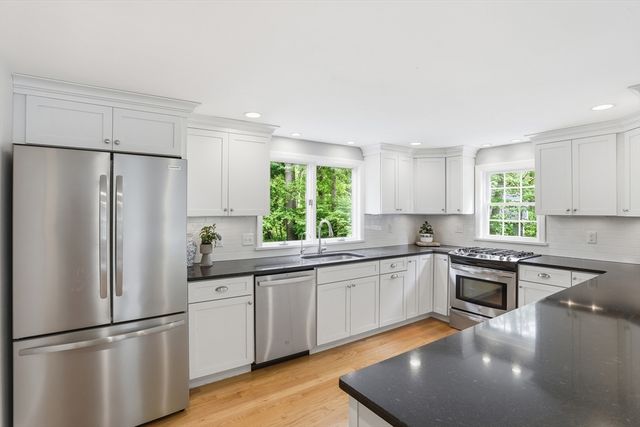6 Colonial Drive, Westford, MA 01886