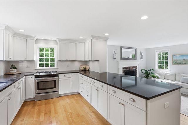 6 Colonial Drive, Westford, MA 01886