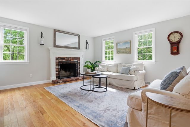 6 Colonial Drive, Westford, MA 01886