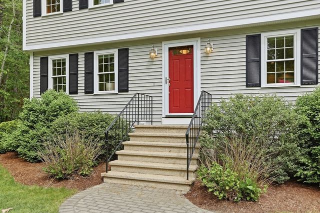 6 Colonial Drive, Westford, MA 01886
