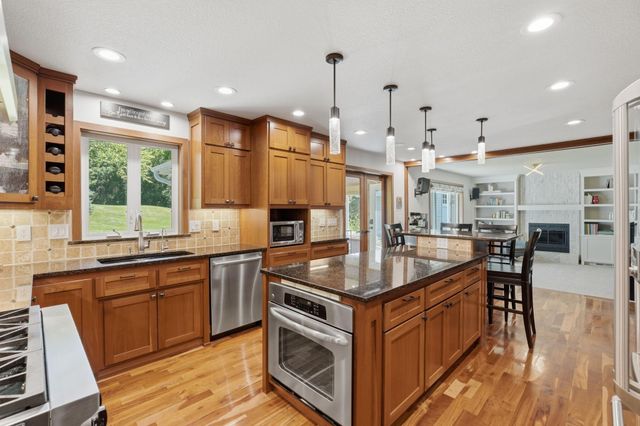 3730 Urbandale Lane N, Plymouth, MN 55446