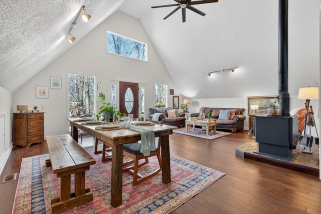 1874 Palmyra Rd, Palmyra, TN 37142