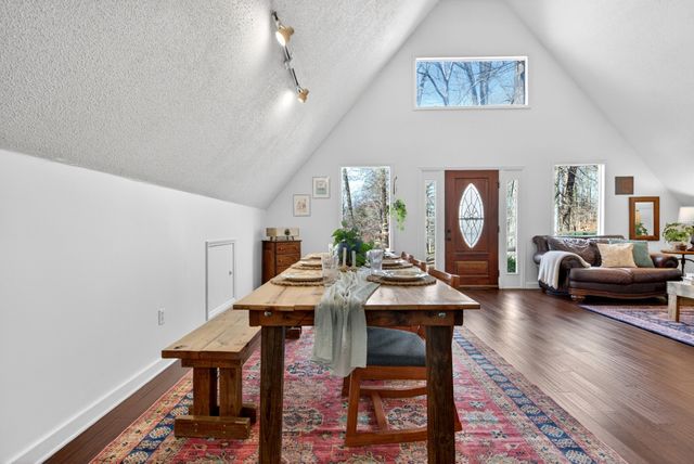 1874 Palmyra Rd, Palmyra, TN 37142