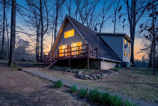 1874 Palmyra Rd, Palmyra, TN 37142