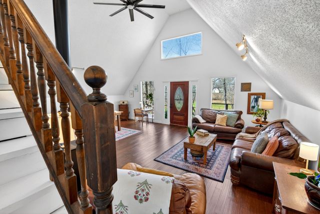 1874 Palmyra Rd, Palmyra, TN 37142