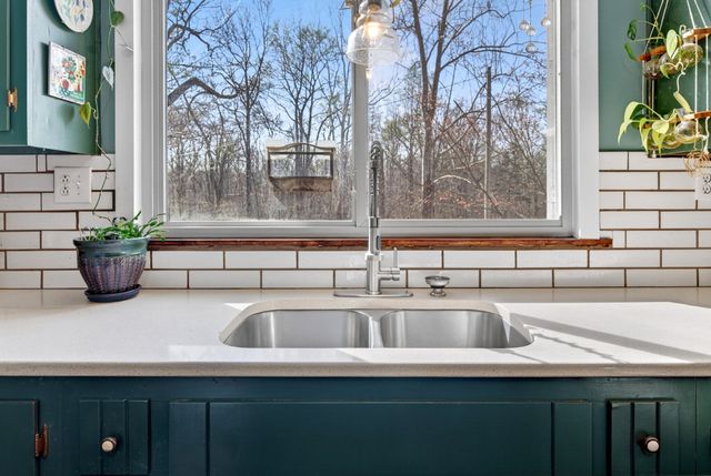 1874 Palmyra Rd, Palmyra, TN 37142