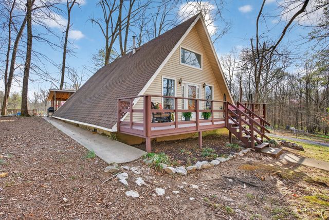 1874 Palmyra Rd, Palmyra, TN 37142