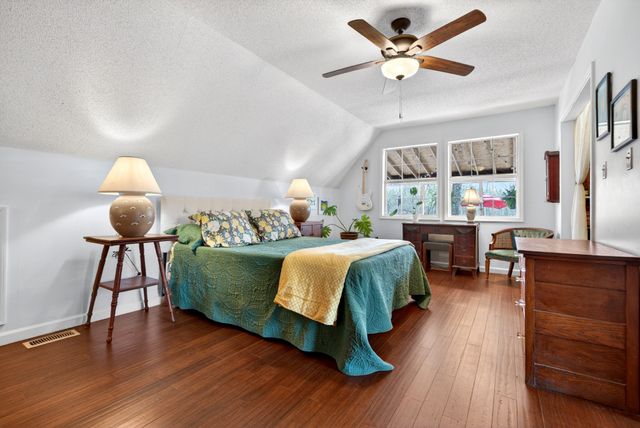 1874 Palmyra Rd, Palmyra, TN 37142