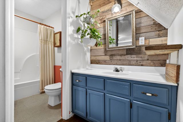 1874 Palmyra Rd, Palmyra, TN 37142