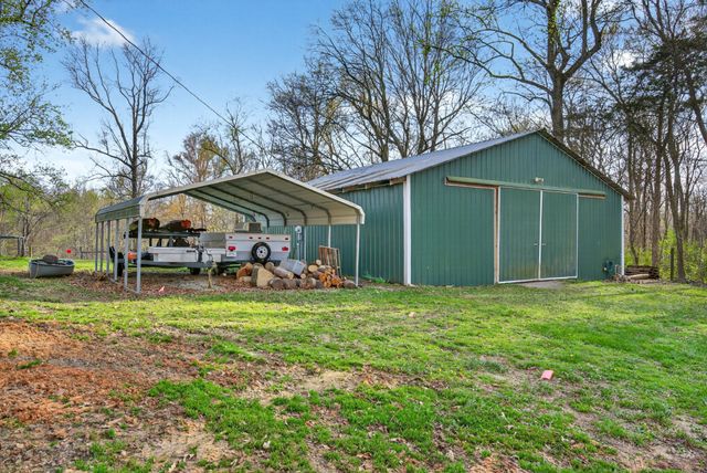 1874 Palmyra Rd, Palmyra, TN 37142