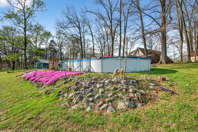 1874 Palmyra Rd, Palmyra, TN 37142