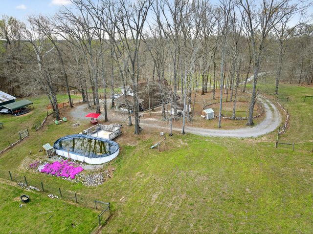 1874 Palmyra Rd, Palmyra, TN 37142