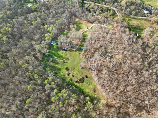 1874 Palmyra Rd, Palmyra, TN 37142