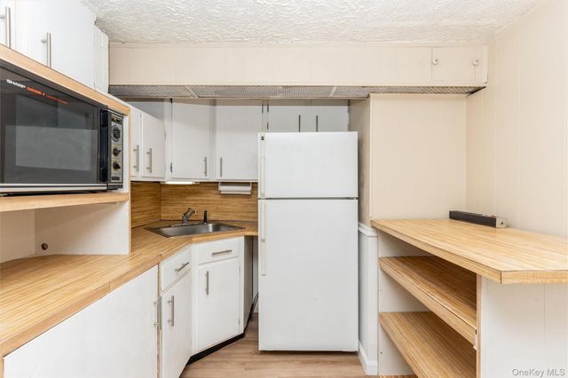 4318 195th Street, Flushing, NY 11358
