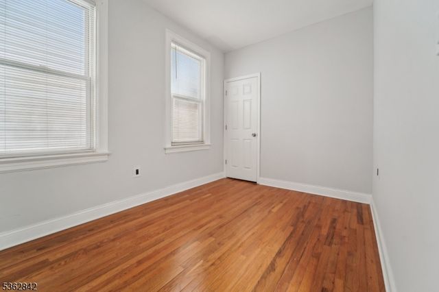 92 Warner Ave, Jersey City, NJ 07305