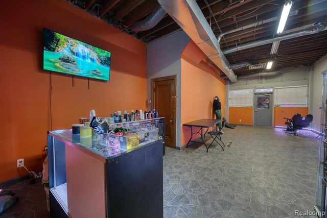 10325 Cadieux Road, Detroit, MI 48224