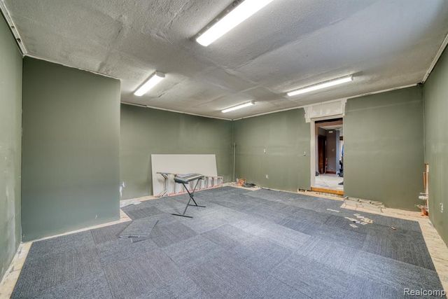10325 Cadieux Road, Detroit, MI 48224