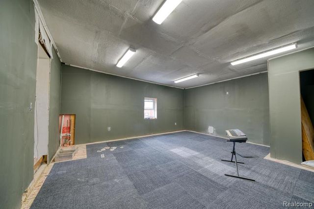 10325 Cadieux Road, Detroit, MI 48224