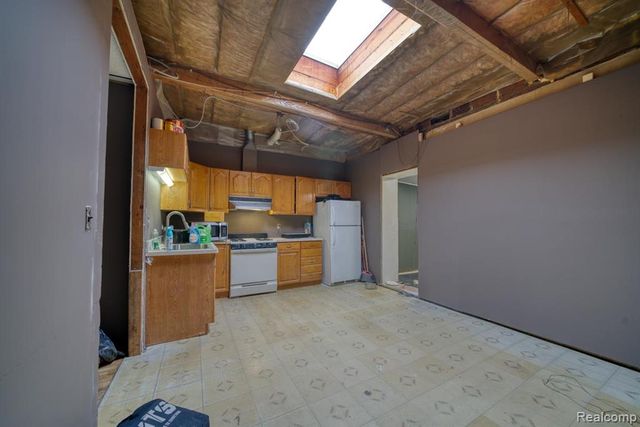 10325 Cadieux Road, Detroit, MI 48224