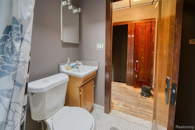 10325 Cadieux Road, Detroit, MI 48224