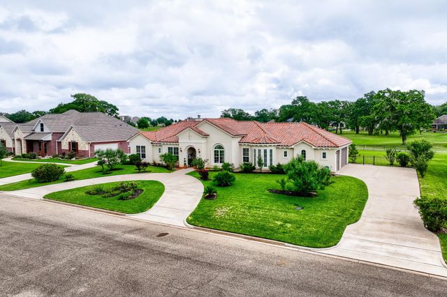 230 Lawrence Marshall Drive, Hempstead, TX 77445