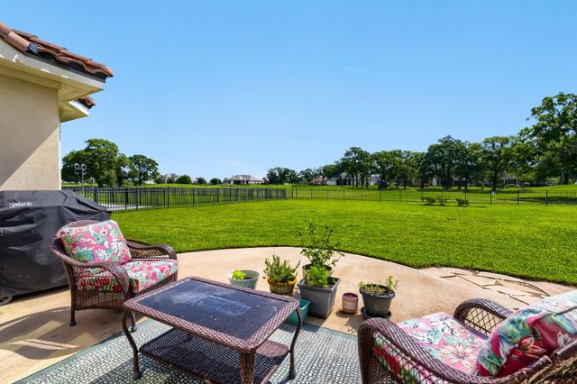 230 Lawrence Marshall Drive, Hempstead, TX 77445