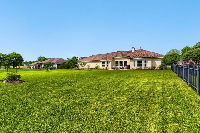 230 Lawrence Marshall Drive, Hempstead, TX 77445