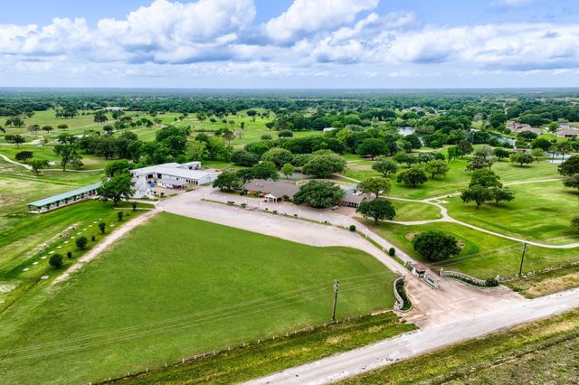 230 Lawrence Marshall Drive, Hempstead, TX 77445
