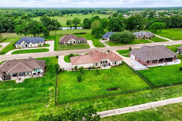 230 Lawrence Marshall Drive, Hempstead, TX 77445