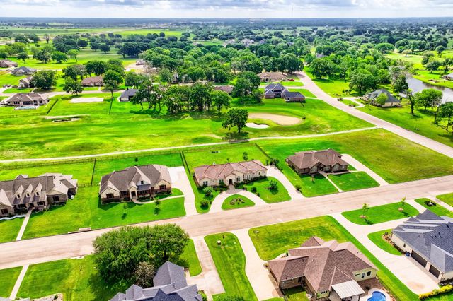 230 Lawrence Marshall Drive, Hempstead, TX 77445
