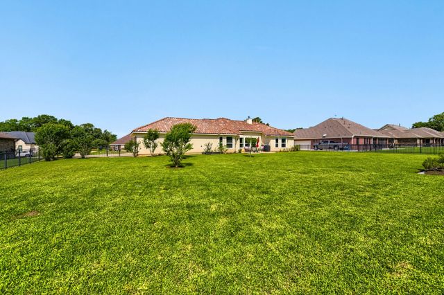 230 Lawrence Marshall Drive, Hempstead, TX 77445