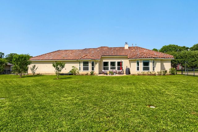 230 Lawrence Marshall Drive, Hempstead, TX 77445