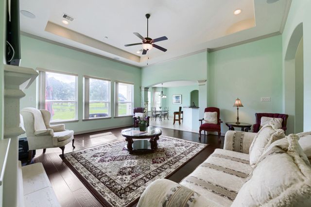 230 Lawrence Marshall Drive, Hempstead, TX 77445