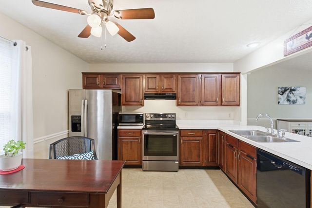 1036 Raintree Drive, Richmond, KY 40475