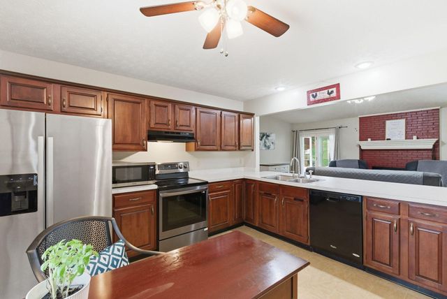 1036 Raintree Drive, Richmond, KY 40475