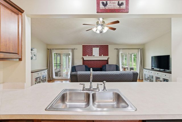 1036 Raintree Drive, Richmond, KY 40475
