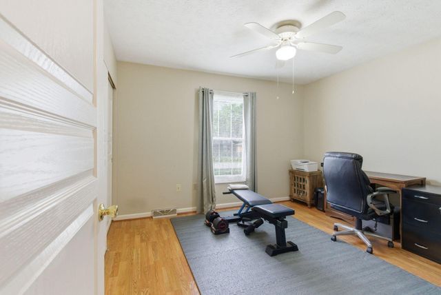 1036 Raintree Drive, Richmond, KY 40475