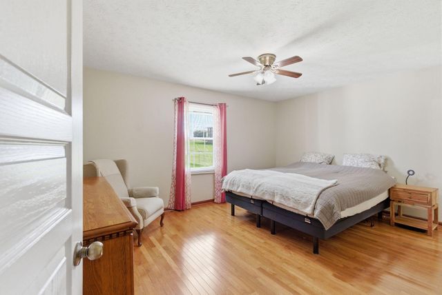 1036 Raintree Drive, Richmond, KY 40475