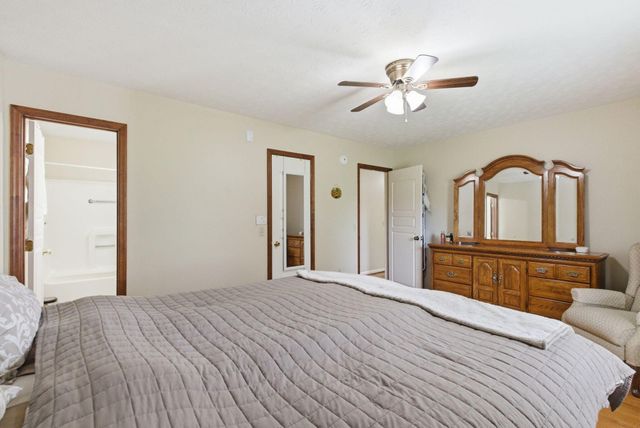 1036 Raintree Drive, Richmond, KY 40475