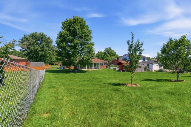 1036 Raintree Drive, Richmond, KY 40475