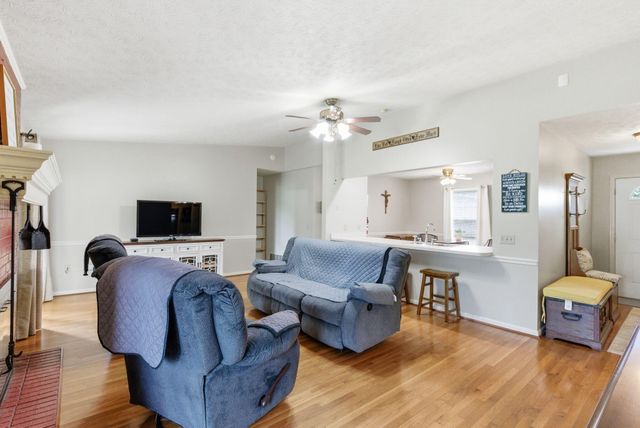 1036 Raintree Drive, Richmond, KY 40475