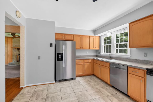 13123 SERPENTINE WAY, Silver Spring, MD 20904