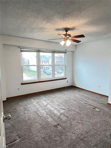 3988 Roebling LN, Virginia Beach, VA 23452